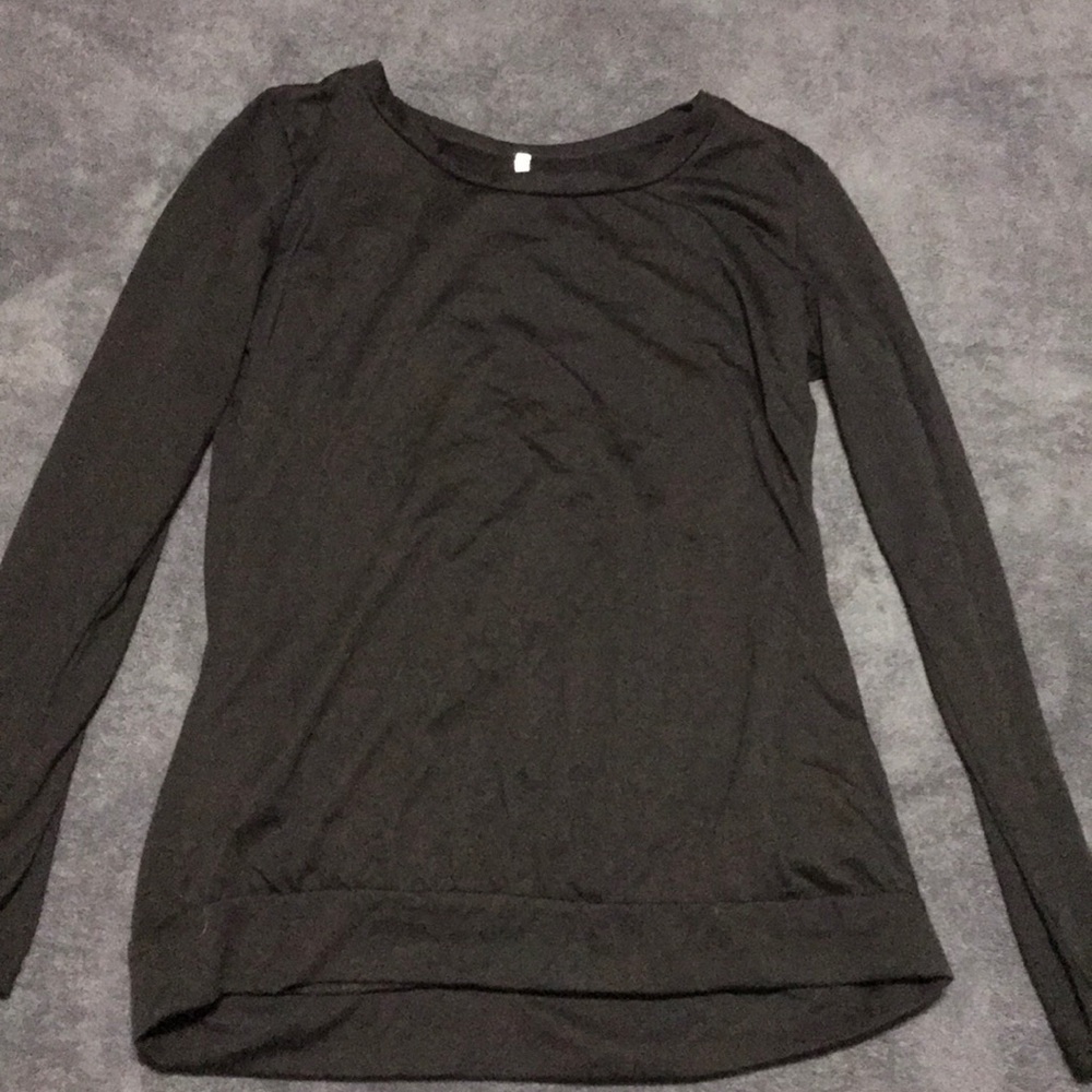 Long black tee with skull